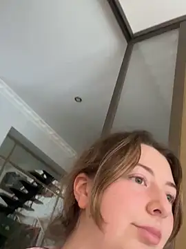 Snapshot of curvyflawless chatting on November 16, 2025, 10:43 am curvyflawless online show from November 16, 2025, 10:43 am