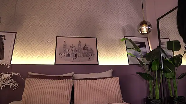 Snapshot of ElleDiane chatting on July 13, 2026, 12:13 am ElleDiane online show from July 13, 2026, 12:13 am