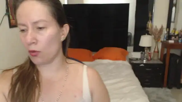 Snapshot of CATRINA-83 chatting on November 6, 2025, 5:25 pm CATRINA-83 online show from November 6, 2025, 5:25 pm