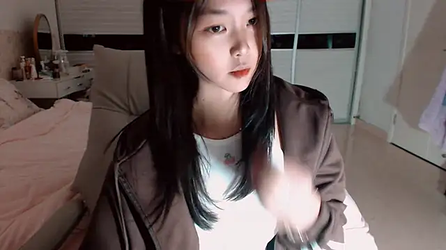 Snapshot of -Lucky_Girl chatting on February 9, 2026, 12:20 pm -Lucky Girl online show from February 9, 2026, 12:20 pm