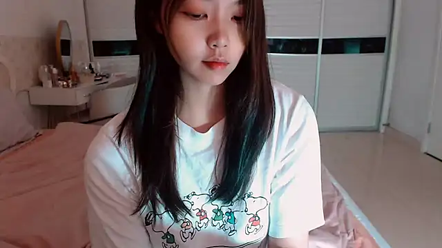 Snapshot of -Lucky_Girl chatting on June 10, 2026, 2:01 am -Lucky Girl online show from June 10, 2026, 2:01 am
