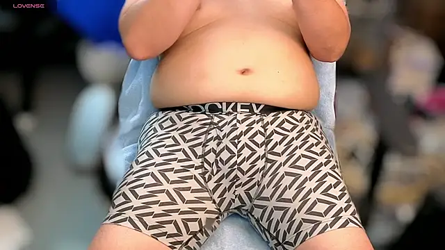 Snapshot of azndadman chatting on September 23, 2025, 8:01 pm azndadman online show from September 23, 2025, 8:01 pm