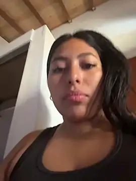 emmyjhonson07 online show from December 22, 2025, 2:03 pm