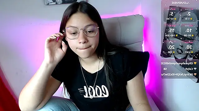 Snapshot of SamanthaRoldaan chatting on March 1, 2025, 5:49 pm SamanthaRoldaan online show from March 1, 2025, 5:49 pm