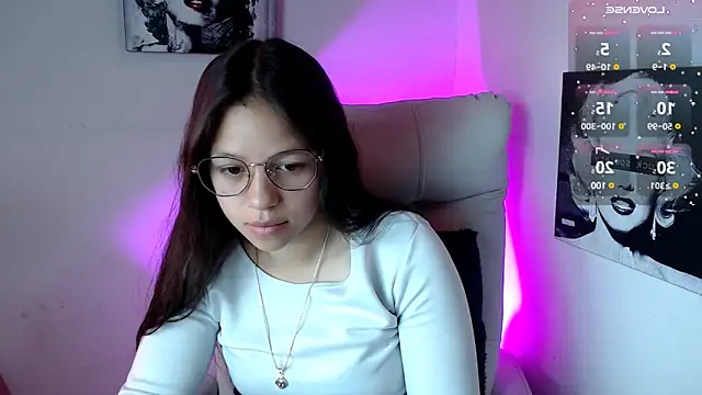 Snapshot of SamanthaRoldaan chatting on March 10, 2025, 1:54 pm SamanthaRoldaan online show from March 10, 2025, 1:54 pm