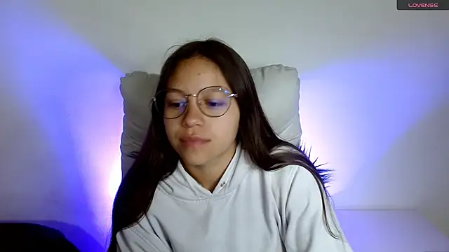 Snapshot of SamanthaRoldaan chatting on March 20, 2025, 1:37 pm SamanthaRoldaan online show from March 20, 2025, 1:37 pm