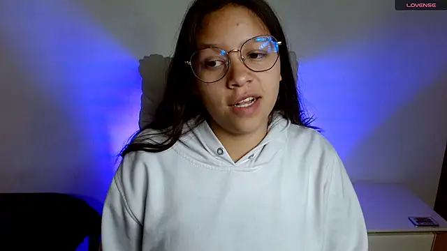 Snapshot of SamanthaRoldaan chatting on March 20, 2025, 4:42 pm SamanthaRoldaan online show from March 20, 2025, 4:42 pm