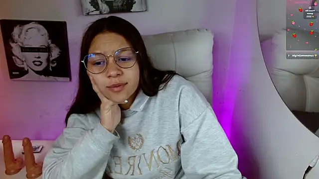 Snapshot of SamanthaRoldaan chatting on September 29, 2025, 1:49 pm SamanthaRoldaan online show from September 29, 2025, 1:49 pm