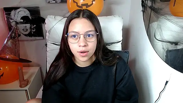 Snapshot of SamanthaRoldaan chatting on October 15, 2025, 3:23 pm SamanthaRoldaan online show from October 15, 2025, 3:23 pm