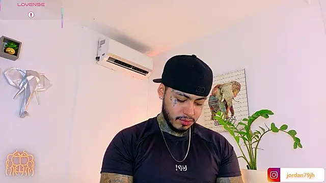 Snapshot of JordanSmiith_ chatting on July 18, 2026, 8:34 pm JordanSmiith online show from July 18, 2026, 8:34 pm
