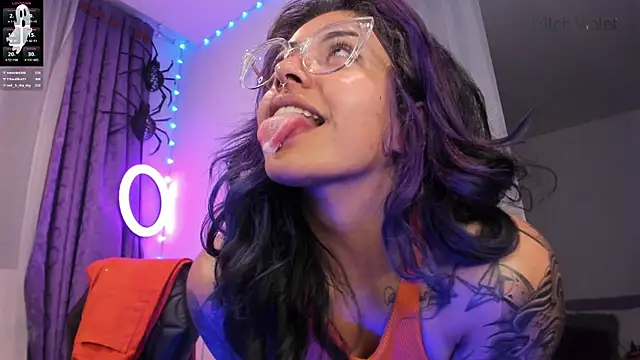 Snapshot of witchviolet chatting on December 5, 2024, 3:15 am witchviolet online show from December 5, 2024, 3:15 am