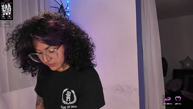 Snapshot of witchviolet chatting on January 4, 2025, 4:55 am witchviolet online show from January 4, 2025, 4:55 am