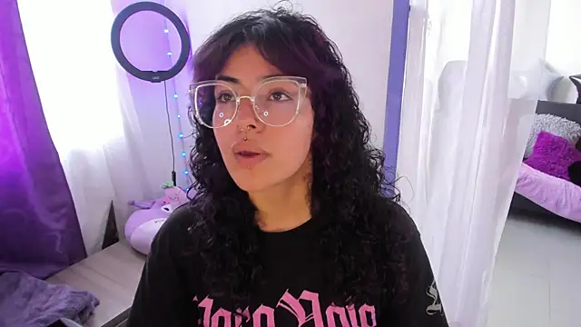 Snapshot of witchviolet chatting on January 4, 2025, 8:59 pm witchviolet online show from January 4, 2025, 8:59 pm