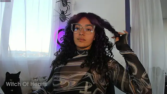 Snapshot of witchviolet chatting on January 21, 2025, 10:51 pm witchviolet online show from January 21, 2025, 10:51 pm