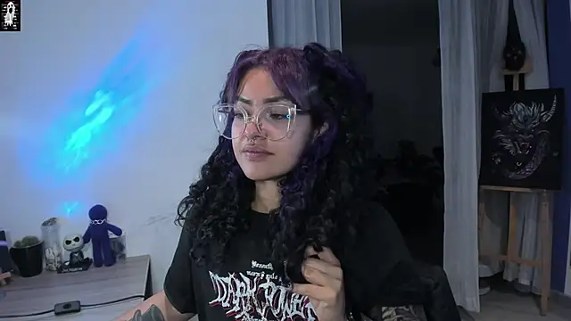 Snapshot of witchviolet chatting on February 21, 2025, 3:01 am witchviolet online show from February 21, 2025, 3:01 am