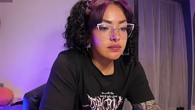 Snapshot of witchviolet chatting on March 18, 2025, 12:38 am witchviolet online show from March 18, 2025, 12:38 am