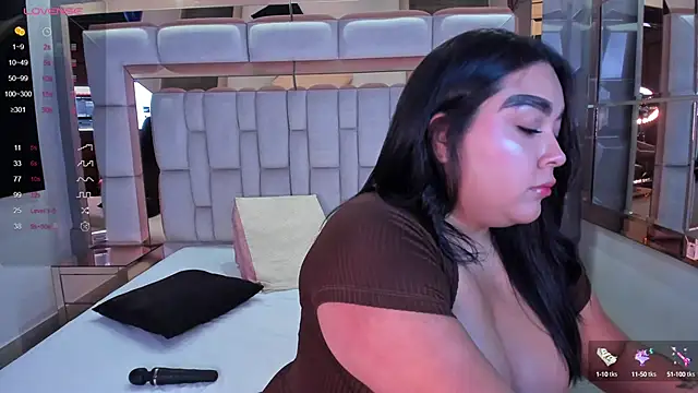 Snapshot of samantasm chatting on January 12, 2025, 3:17 am samantasm online show from January 12, 2025, 3:17 am