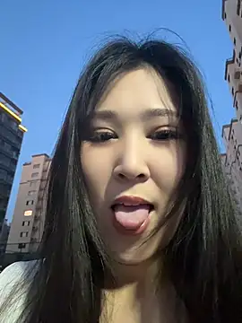 Snapshot of Fannywell chatting on July 19, 2026, 11:58 am Fannywell online show from July 19, 2026, 11:58 am