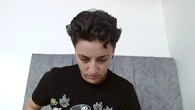 linda 33 online show from November 9, 2025, 2:59 pm