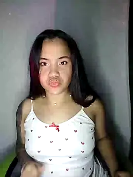 Snapshot of leila_22 chatting on December 28, 2024, 1:39 am leila 22 online show from December 28, 2024, 1:39 am