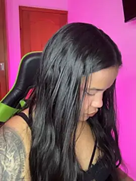 Snapshot of leila_22 chatting on March 4, 2026, 7:47 am leila 22 online show from March 4, 2026, 7:47 am