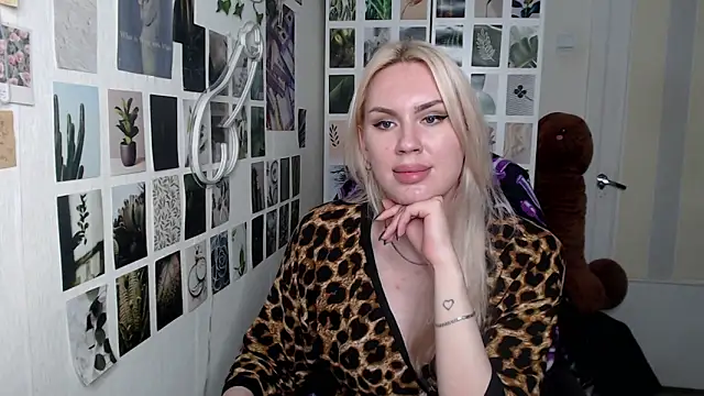 CapriScorpion online show from December 4, 2025, 12:58 pm