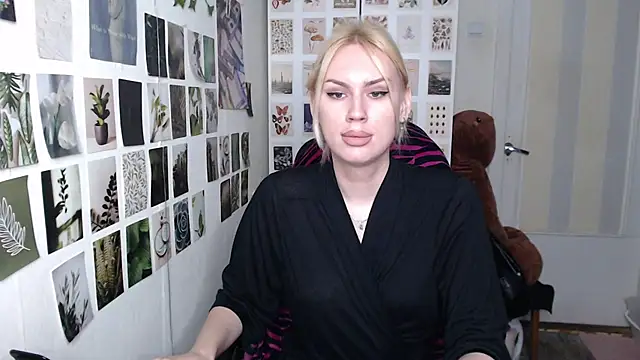 Snapshot of CapriScorpion chatting on July 5, 2026, 1:07 pm CapriScorpion online show from July 5, 2026, 1:07 pm