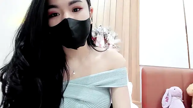 Lita-Julia online show from September 18, 2025, 12:29 pm