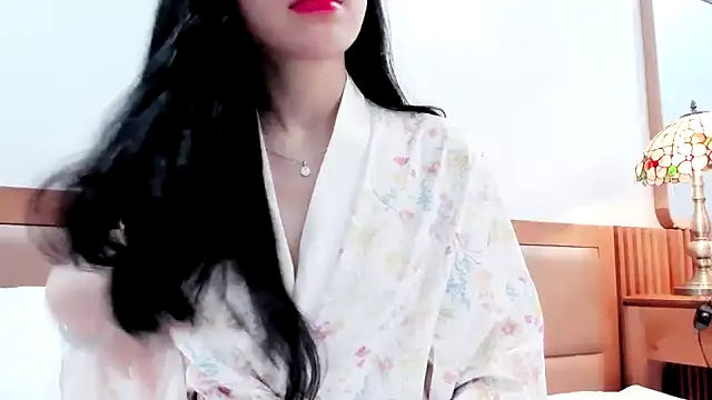 Lita-Julia online show from October 13, 2025, 5:57 pm