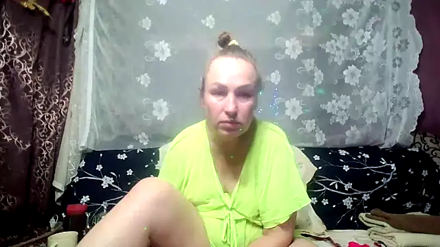 Snapshot of Alina_Night_777 chatting on March 17, 2025, 10:06 am Alina Night 777 online show from March 17, 2025, 10:06 am