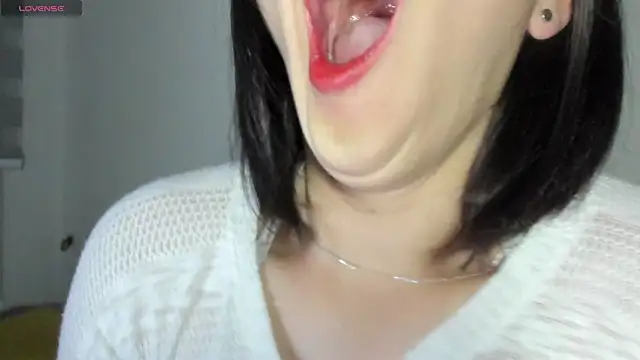 Snapshot of queen_fetish chatting on October 17, 2025, 10:29 am queen fetish online show from October 17, 2025, 10:29 am