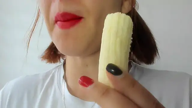 queen fetish online show from February 25, 2026, 4:05 pm