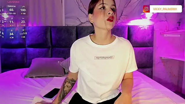 Snapshot of AnneDixie chatting on January 29, 2025, 11:30 am AnneDixie online show from January 29, 2025, 11:30 am