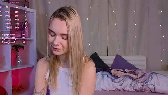 Snapshot of Viena_dias chatting on March 2, 2025, 10:24 am Viena dias online show from March 2, 2025, 10:24 am