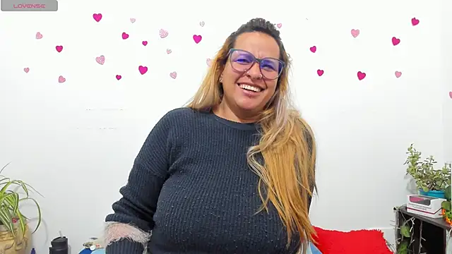 hazel 34 online show from October 2, 2025, 9:16 am