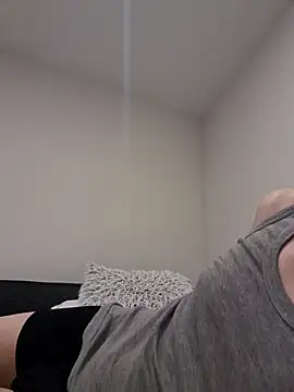 suarez1235 online show from December 2, 2025, 10:16 pm