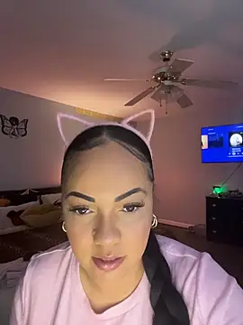 DestineeJayde online show from April 19, 2026, 3:17 am