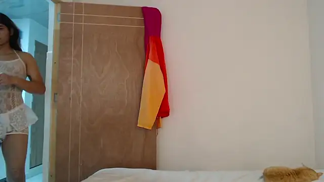 Moon Foxxy online show from June 24, 2026, 11:48 pm