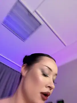 Snapshot of RollingGirls chatting on March 3, 2025, 11:22 am RollingGirls online show from March 3, 2025, 11:22 am