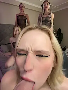 Snapshot of RollingGirls chatting on October 4, 2025, 1:09 pm RollingGirls online show from October 4, 2025, 1:09 pm