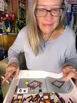 Snapshot of TrenaAnne chatting on October 10, 2025, 4:22 am TrenaAnne online show from October 10, 2025, 4:22 am