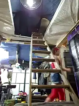 Snapshot of cdressupdiva chatting on February 12, 2025, 11:40 am cdressupdiva online show from February 12, 2025, 11:40 am