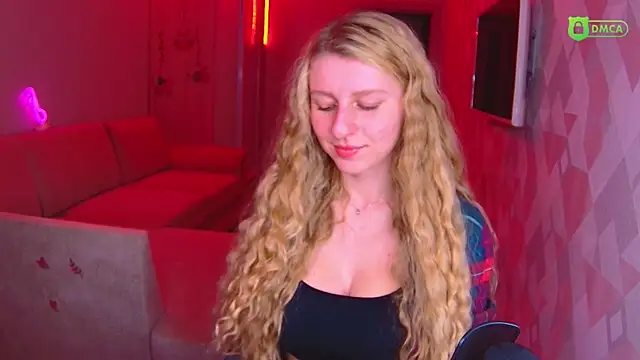 Snapshot of AmaliaQueen chatting on December 1, 2025, 3:06 pm AmaliaQueen online show from December 1, 2025, 3:06 pm