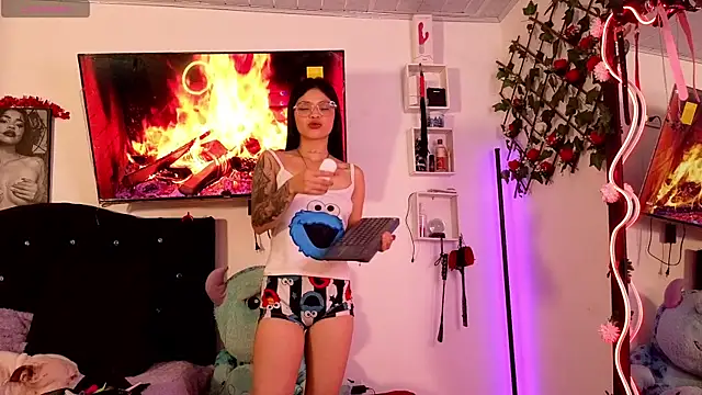 Snapshot of Alaia_Asuka chatting on September 26, 2025, 12:36 am Alaia Asuka online show from September 26, 2025, 12:36 am