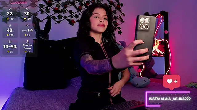 Snapshot of Alaia_Asuka chatting on November 21, 2025, 12:43 am Alaia Asuka online show from November 21, 2025, 12:43 am