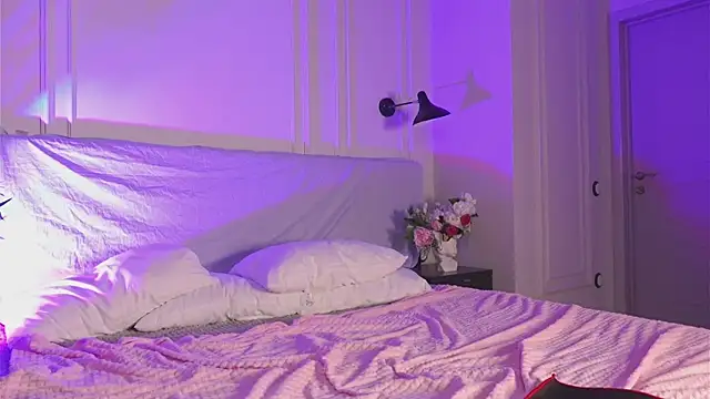 Snapshot of Beatrica_Klein chatting on December 20, 2024, 6:35 pm Beatrica Klein online show from December 20, 2024, 6:35 pm