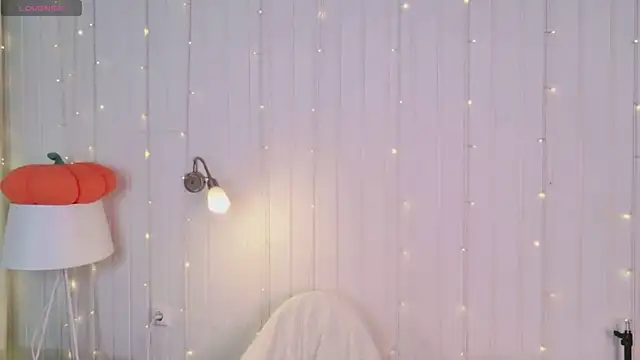 Beatrica Klein online show from June 1, 2026, 2:30 pm