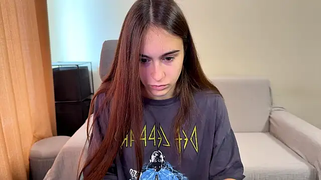 Snapshot of AliceKolltt chatting on October 3, 2025, 10:23 am AliceKolltt online show from October 3, 2025, 10:23 am