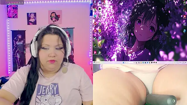 crystal7u7 online show from April 7, 2026, 12:33 am