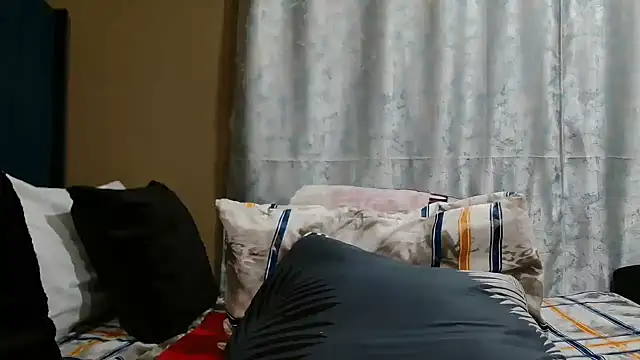 Snapshot of BERNINIBLUSHX89 chatting on October 16, 2025, 9:05 pm BERNINIBLUSHX89 online show from October 16, 2025, 9:05 pm